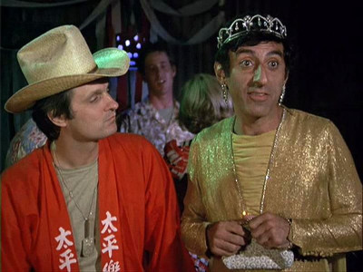MASH-JamieFarr-S3-CheckUp-goldeve.jpg